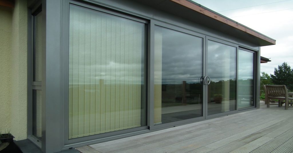 أنظمة النوافذ المنزلقة المصنوعة من الألومنيوم