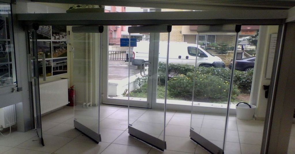 Folding Glass Partition Systems